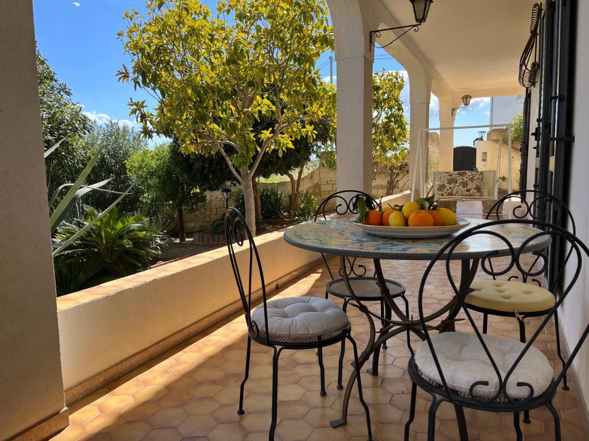 Villa Letizia Rooms & Apartments Noto Buitenkant foto